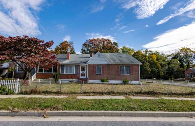 Cozy 4 Bedroom/2 Bathroom Detached Home in Essex, MD!