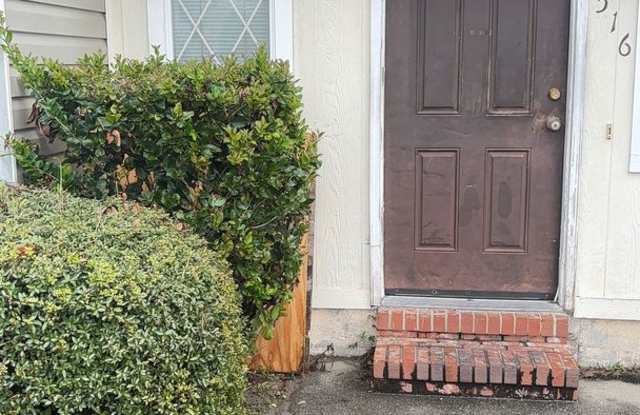 1516 Kraft Ave.
