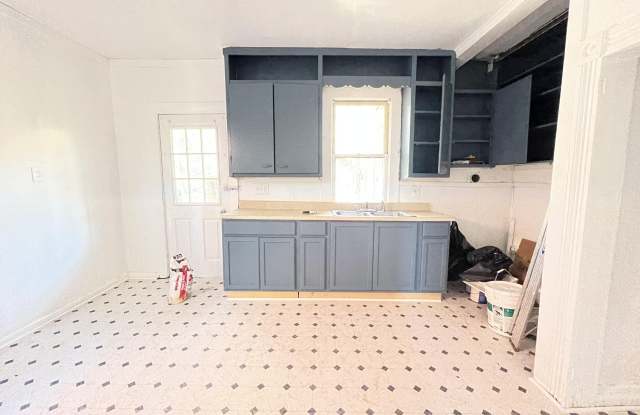 317 E Elm St