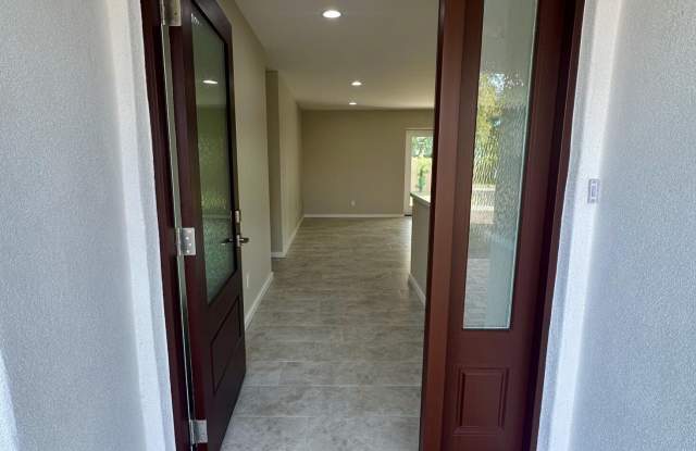 2329 E ENROSE Street