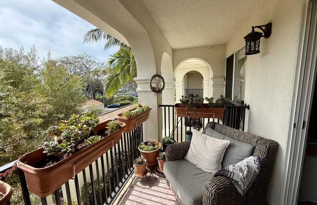 453 Por La Mar Circle