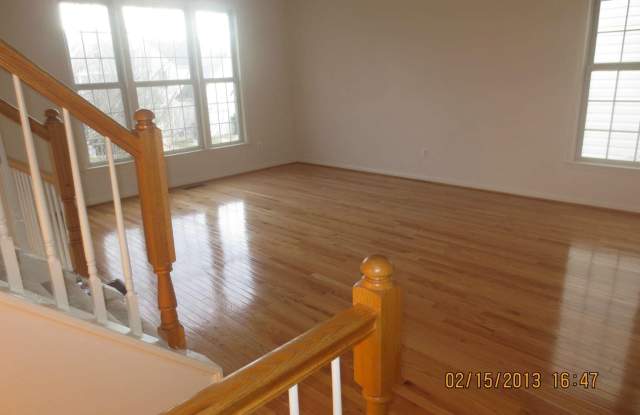 6540 CREEK RUN DRIVE