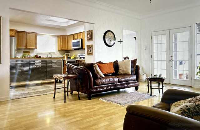 3009 Quail Hollow Drive