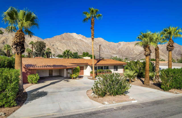 53815 Avenida Carranza