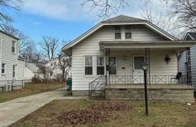 21926 OAKWOOD Avenue - 21926 Oakwood Avenue, Eastpointe, MI 48021