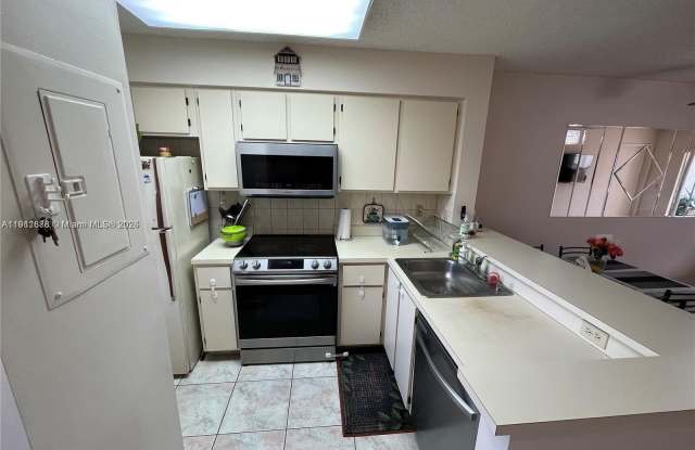 2230 N Cypress Bend Dr