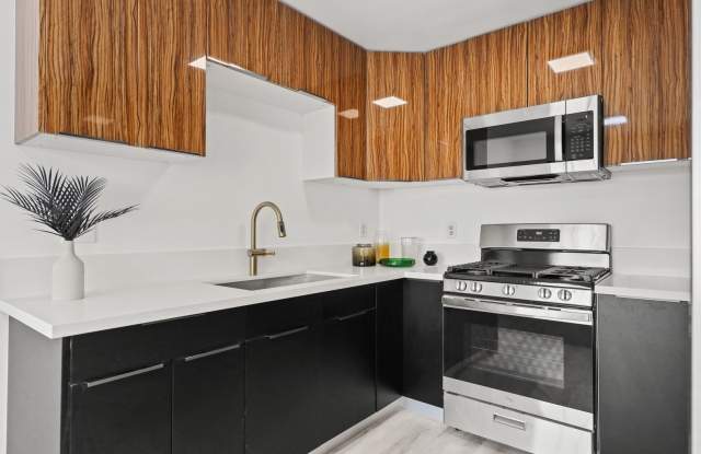 920 Everett Street apartments