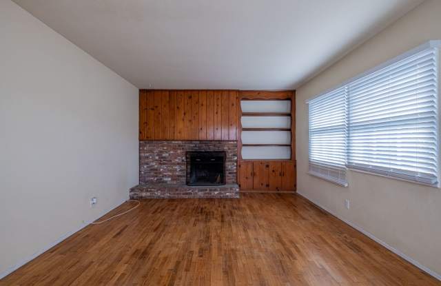 1504 S. Catalina Residences