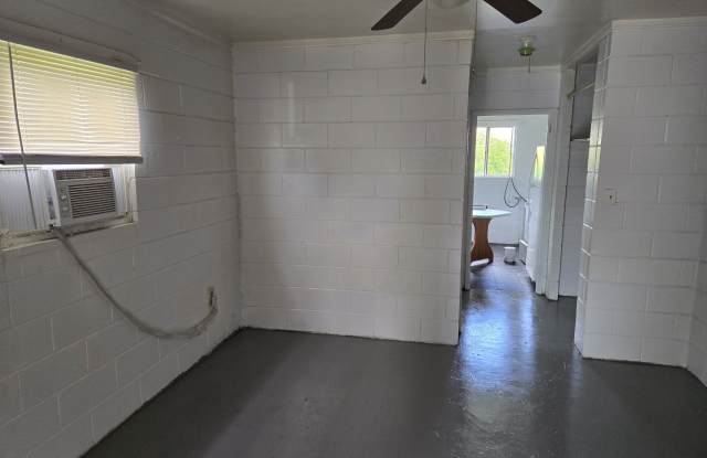 1031 1/2 13th Street