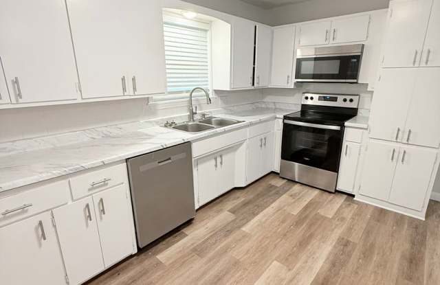 Ultra Open Floor Plan - Lots of New - Walk To McDaniel Park  South Creek Green Way Trail