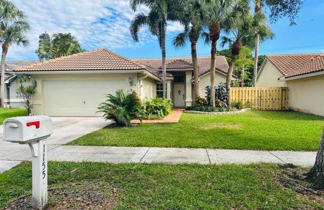 1155 East Lancewood Place - 1155 East Lancewood Place, Delray Beach, FL 33445