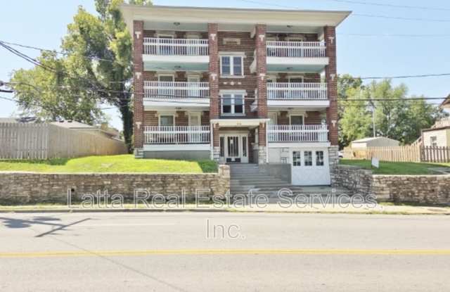 Photo of 709 W Truman Rd #1B