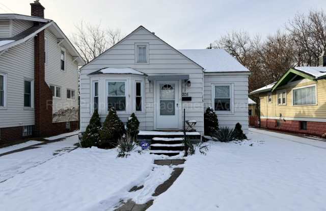 Photo of Meticulously Maintained 2 Bedrooms and 1.5 Bathrooms in Ferndale!