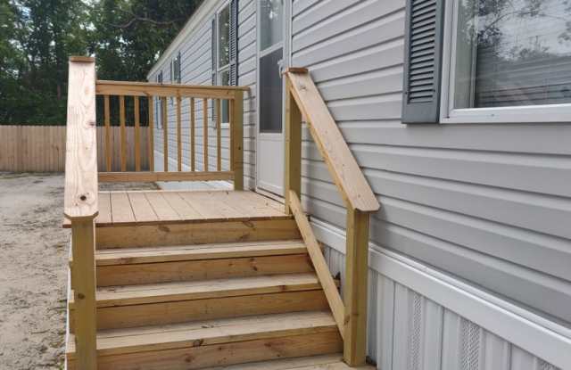 Available Now! 1004 10th Street Midway Park NC