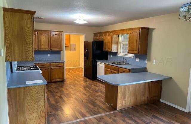 5810 TRADEWIND Street