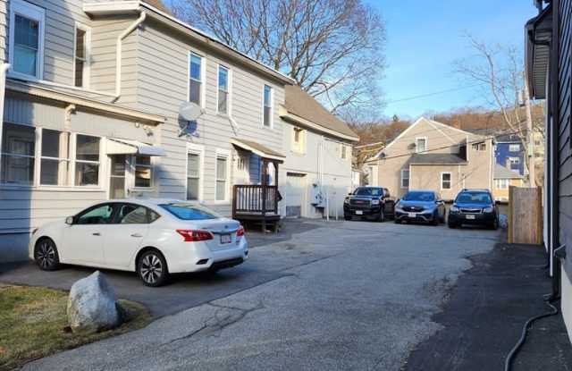 Photo of 213 Lincoln St