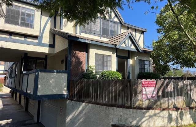 Photo of 709 W Duarte