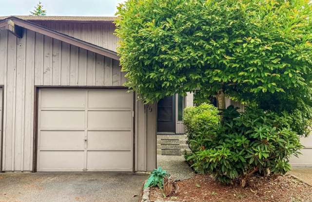Townhouse-Style Condo for Rent | 7815 218th St SW #113, Edmonds, WA
