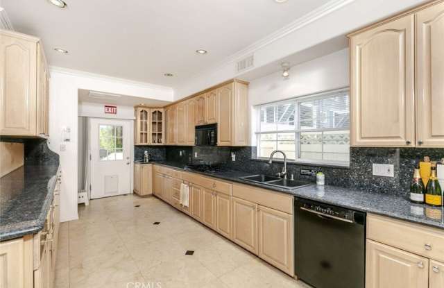 4343 Shadyglade Avenue