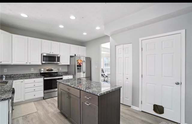 3492 King Edward Way