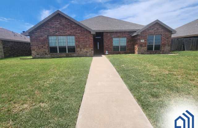 Stunning 3 bedroom 2 bath home near Lamar Elementary School - 2505 School House Drive, San Angelo, TX 76904