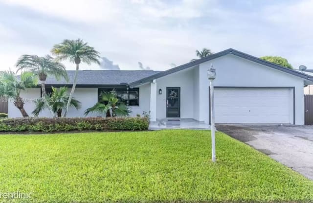 12710 SW 149th St, Miami, FL - 12710 SW 149th St, Three Lakes, FL 33186