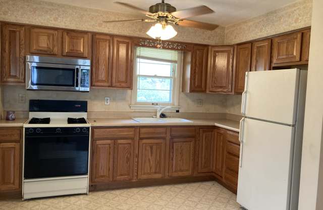 617 N Sheridan Rd - Peoria, IL apartments for rent