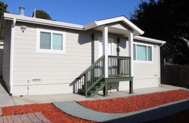 Photo of 790A Kern St., Richmond - Back Unit