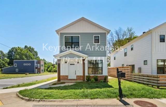 Premier Fayetteville Rental Home!