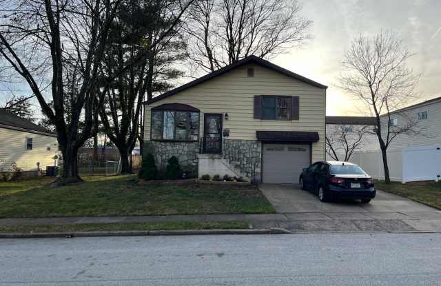 2832 JEFFERSON Avenue