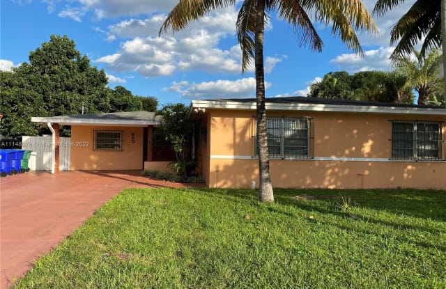 635 SW 64 Ave - 635 Southwest 64th Avenue, Miami, FL 33144