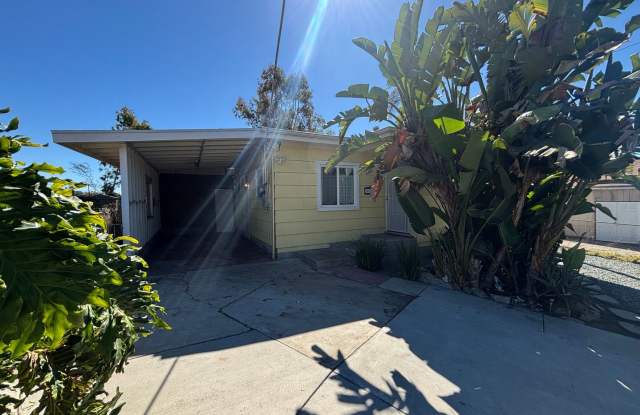 2 bedrooms 1 bath home in San Diego