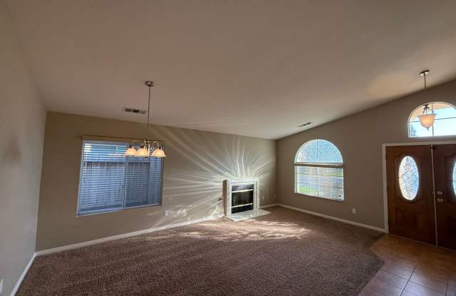 Spacious home with Solar! MOVE IN SPECIAL