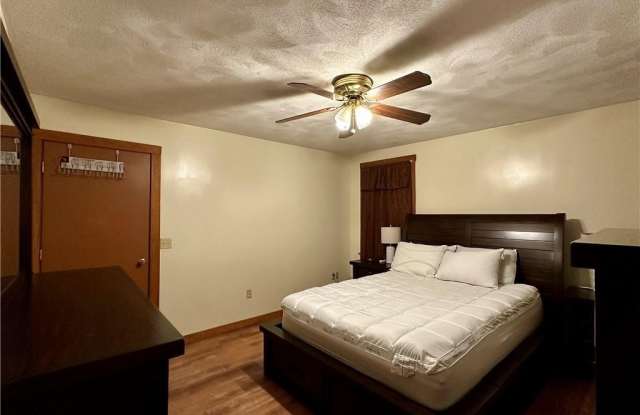 44 Beatrice Avenue unit: 2