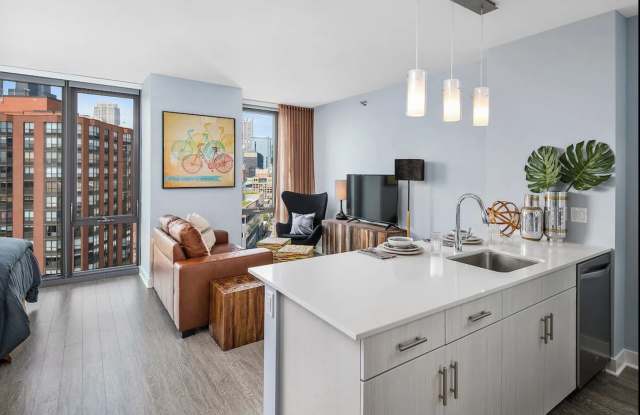 Photo of 1003 S State St