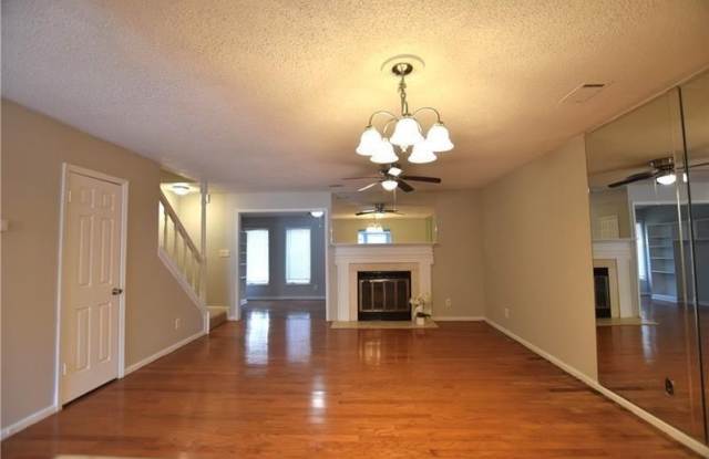 2125 Fairways Court NW