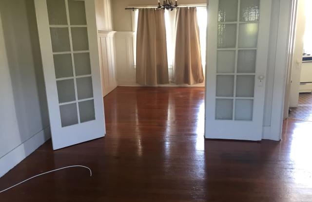 Photo of 879 Oak Street