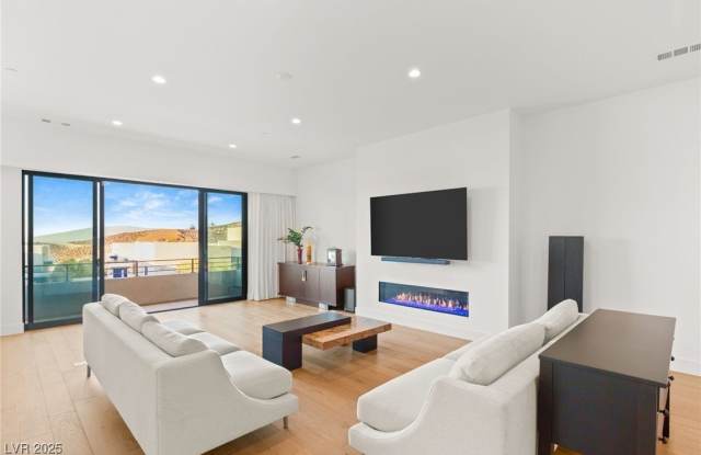 394 Solitude Peak Lane