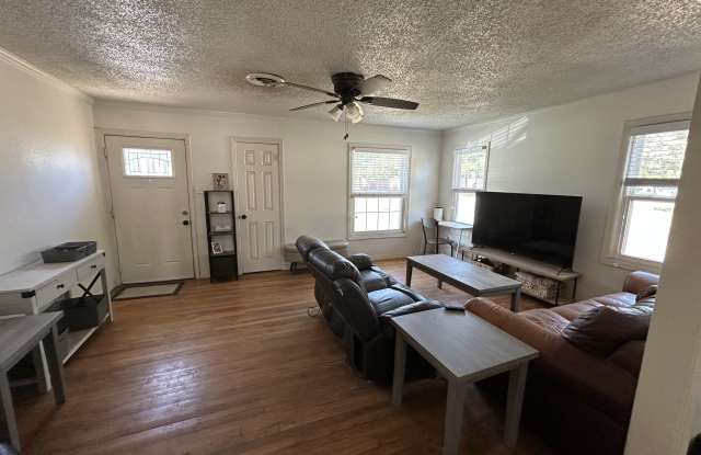 Photo of 2626 28th St - 1