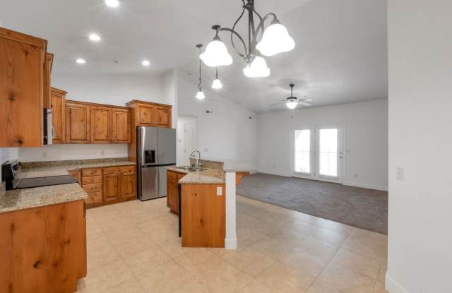 Beautiful 3 Bedroom 2 Bath Torino Village Condo in North Orem