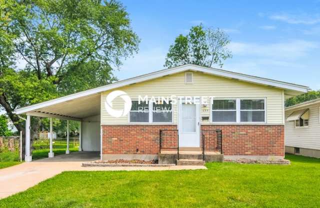 Photo of 635 Loyola Drive