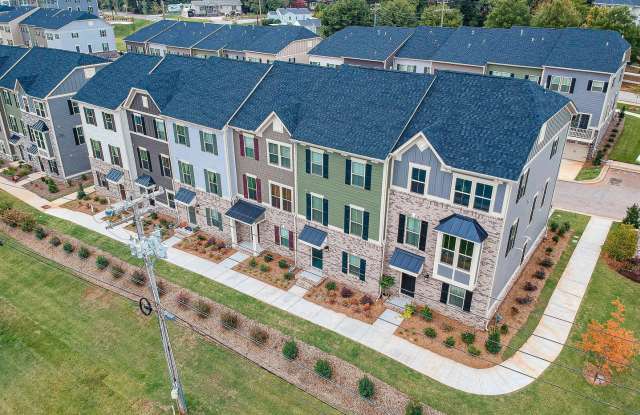 Off WadeHampton - 3 Story Townhome in Highview Townes Subdivision! photos photos