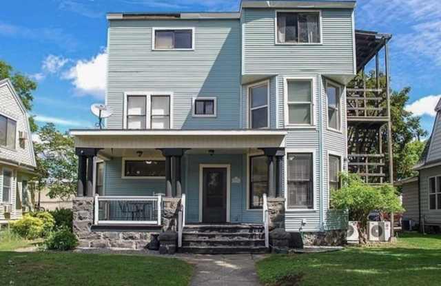 1316 W Dean AveUnit 3