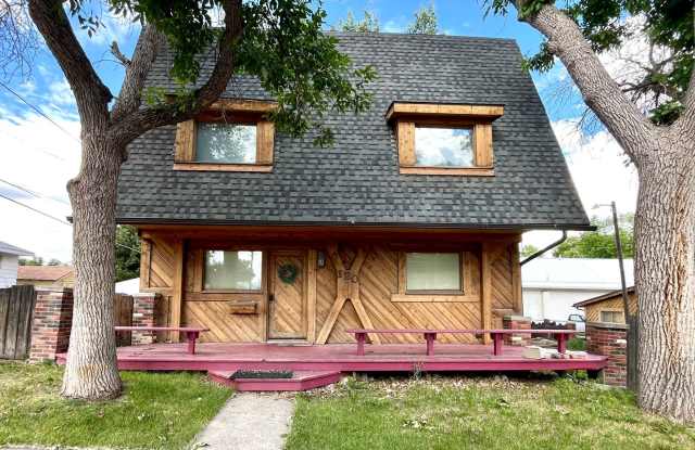 Photo of Charming 3-Story Home with Modern Amenities - Pet Friendly!