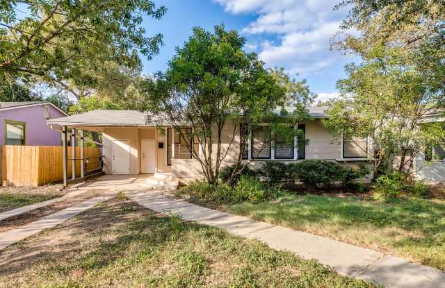 3-BEDROOM HOME IN TERRELL HEIGHTS