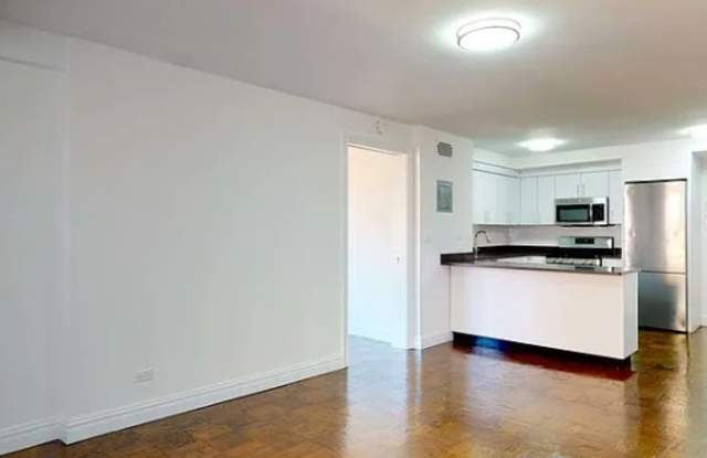 Photo of 146 E 16th St