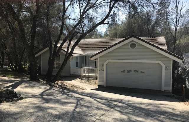 Beautiful Lake Wildwood Home with private back yard.