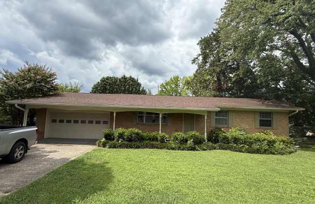 1625 Green Hills Drive