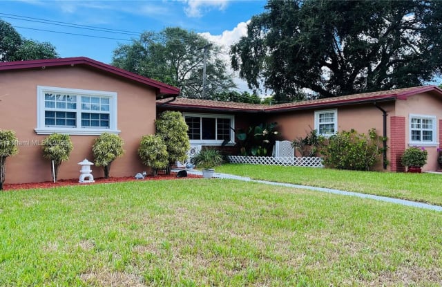 1070 NE 160th St - 1070 NE 160th St, North Miami Beach, FL 33162