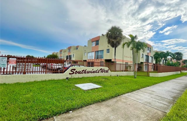 9321 SW 4th St - 9321 Southwest 4th Street, Fountainebleau, FL 33174